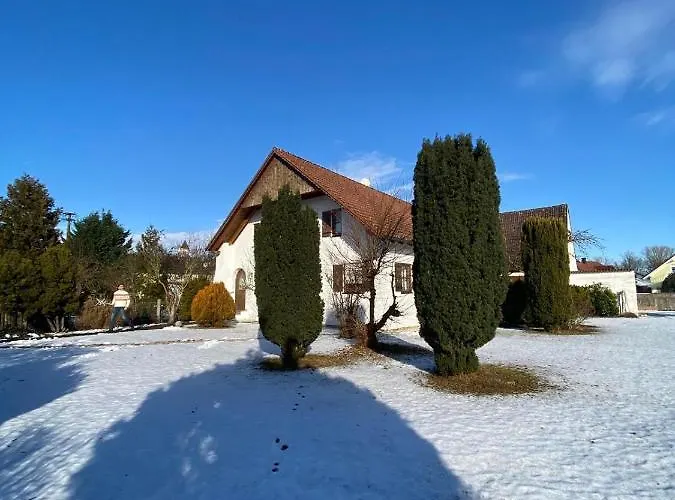 Nyaraló In